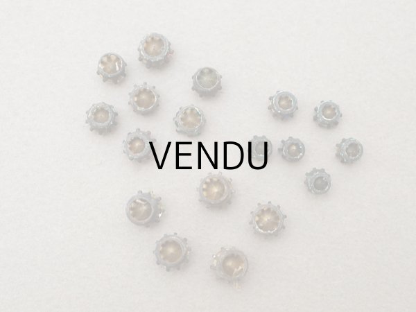 画像3: 19世紀末 アンティーク グラスストーン 18ピースのセット ラインストーン (3)