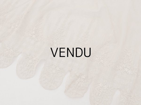 画像4: ＊蚤の市＊アンティーク  花模様の刺繍入り チュールレース 胡桃色　 (4)