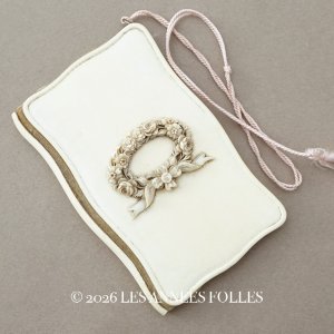 画像: 19世紀 舞踏会の手帳 ペンシル付 薔薇＆リボンのリース カルネ・ド・バル 