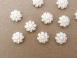 画像2: アンティーク 極小 花のジュエリーパーツ 10ピースのセット 6mm 手彫り イボワリヌ  (2)
