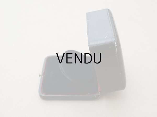 画像4: 19世紀末 アンティーク 本革製 ジュエリーボックス  黒 イニシャル入り ブレスレット用  (4)