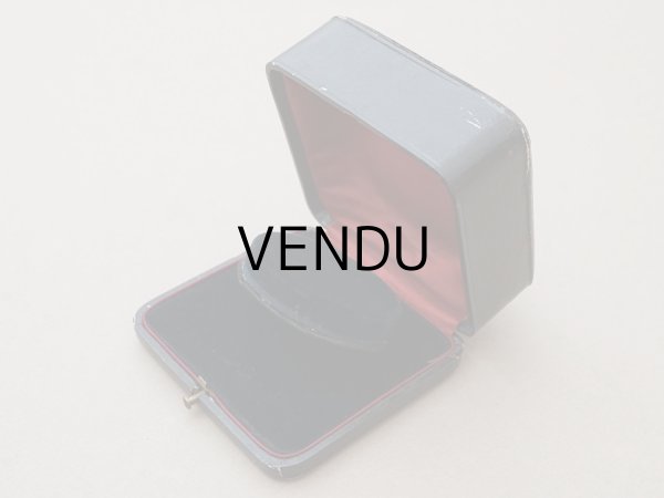 画像2: 19世紀末 アンティーク 本革製 ジュエリーボックス  黒 イニシャル入り ブレスレット用  (2)