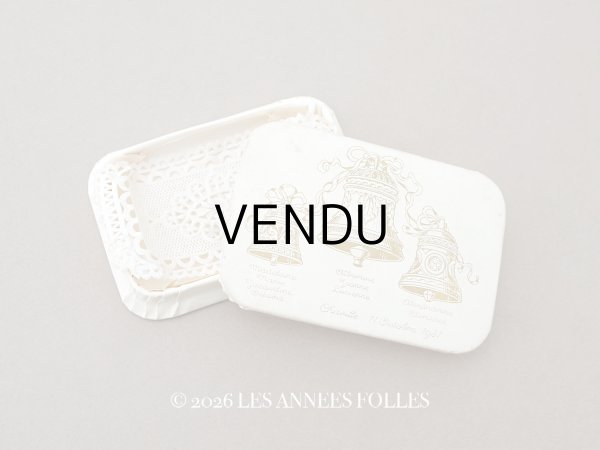 画像1: 1931年 アンティーク とても小さなドラジェのお菓子箱 バテム  (1)