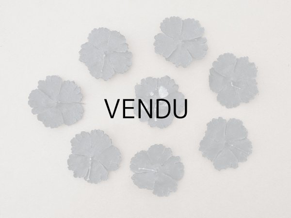 画像7: アンティーク 布花材料 ベルベットの花びら 花芯付き 8ピースのセット 約4.3cm 布花 黒 (7)