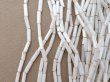 画像3: アンティーク ガラスビーズ  六角形 ホワイトラスター 約2×7mm 40〜41g (3)