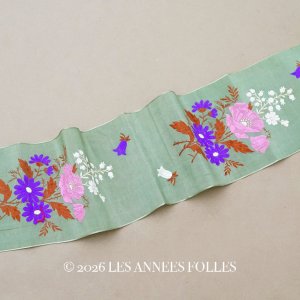 画像: ＊蚤の市＊19世紀 アンティーク シルク製  花束の刺繍入り 幅広リボン 鈴蘭 1.9m