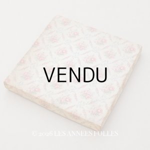 画像: アンティーク ピンクの薔薇&ブルーのリボン ハンキーケース リボン付 カルトナージュボックス