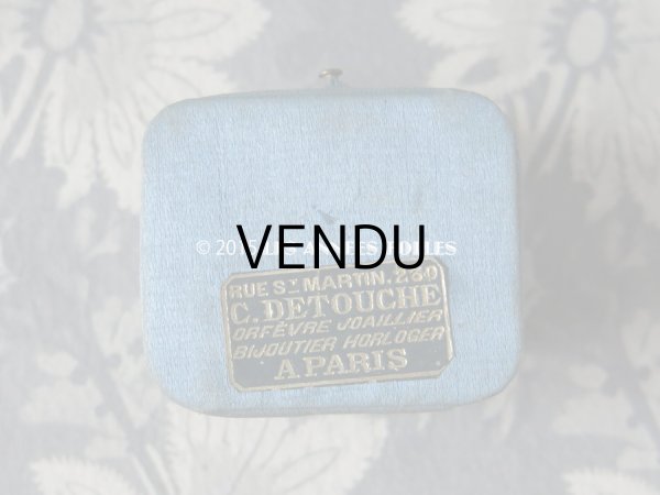 画像4: アンティーク ジュエリーボックス ブルーのシルクサテン地 (4)