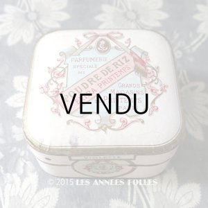 画像: 1900年代 アンティーク パウダーボックス ピンクのリボンのメダイヨン POUDRE DE RIZ EXTRA PRINTEMPS - GRANDS MAGASINS DU PRINTEMPS PARIS -