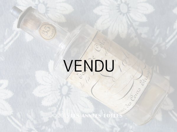 画像1: 1858年 アンティーク パフュームボトル 香水瓶 EAU DE COLOGNE DE LA REINE DES ABEILLES -VIOLET- (1)