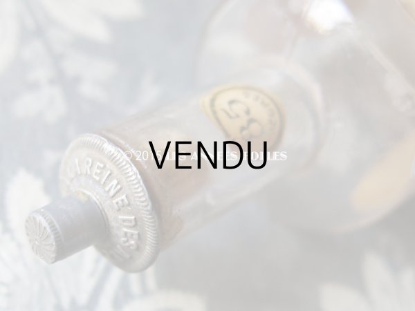 画像6: 1858年 アンティーク パフュームボトル 香水瓶 EAU DE COLOGNE DE LA REINE DES ABEILLES -VIOLET- (6)