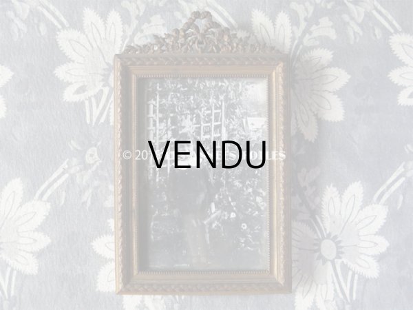 画像4: 19世紀末 アンティーク メタル製 フォトフレーム 花とリボンのガーランド (4)