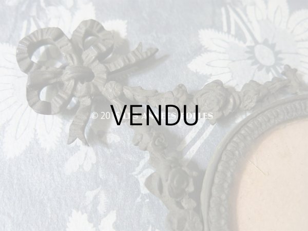 画像3: アンティーク メタル製 フォトフレーム リボン＆薔薇のガーランド ガラスドーム (3)