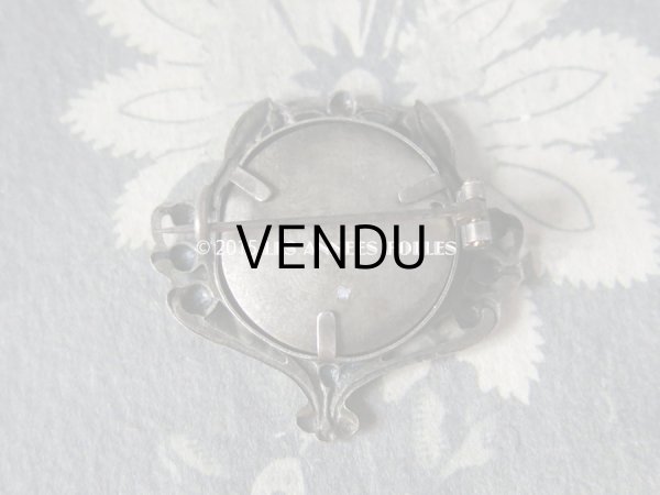 画像5: アンティーク フォトフレームのブローチ 鈴蘭 (5)