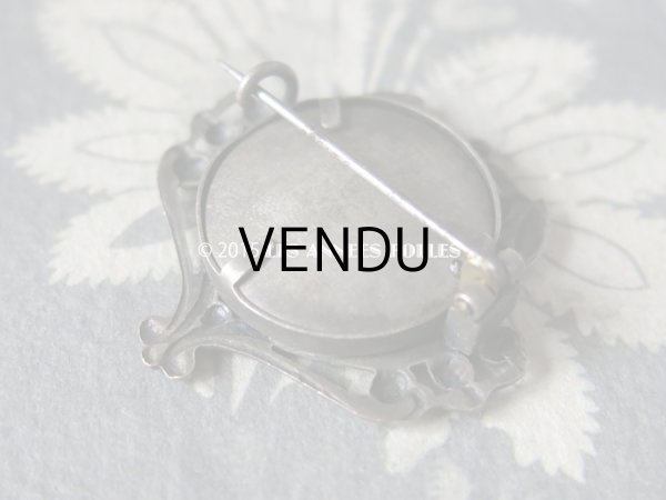 画像6: アンティーク フォトフレームのブローチ 鈴蘭 (6)