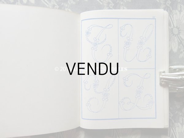 画像8: 19世紀末 アンティーク ボンマルシェ イニシャル モノグラム 刺繍図案帳 MANUELE DE DESSINS POUR BRODERIES N 179 -AU BON MARCHE- (8)