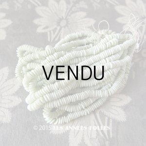 画像: 1930年代 アンティーク ゼラチン製  スフレ ラムネのような スパンコール アップルグリーン 4mm 1400ピース  COL 17