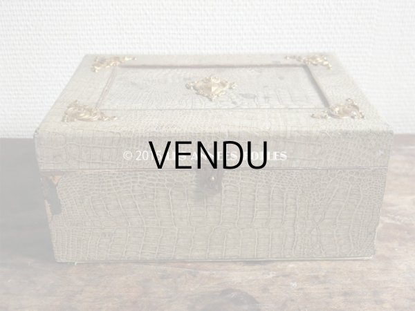 画像9: ＊蚤の市＊19世紀末 アンティーク 大きな裁縫箱 引き出し付き メルスリーの木箱 (9)