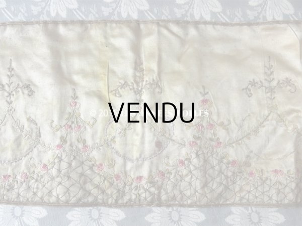 画像5: 19世紀末 アンティーク  リボン刺繍入り シルク布 花のガーランド (5)