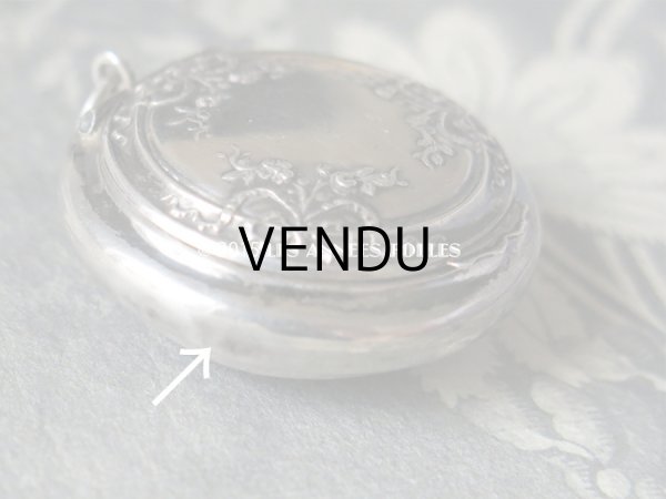 画像7: アンティーク パウダーケース リボンと薔薇のガーランド シルバー製 (7)