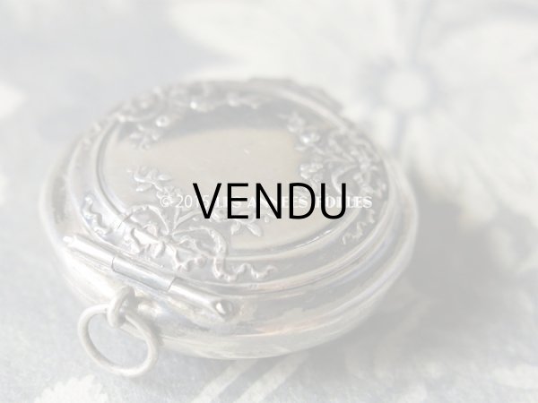 画像5: アンティーク パウダーケース リボンと薔薇のガーランド シルバー製 (5)