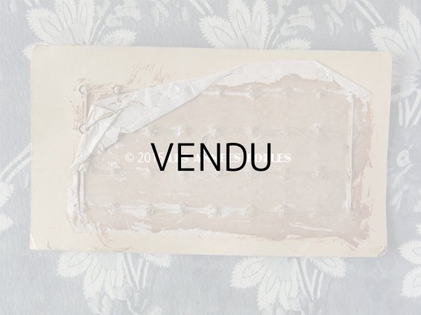 画像3: 19世紀 アンティーク シルク製 小さな くるみボタン 薄紫 7.5mm 36ピース (3)