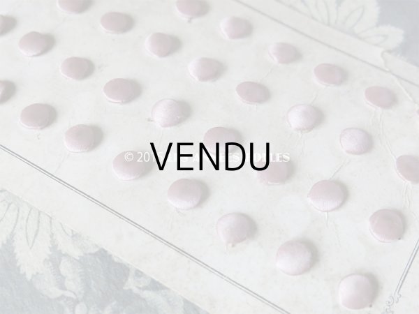 画像4: 19世紀 アンティーク シルク製 小さな くるみボタン 薄紫 7.5mm 36ピース (4)