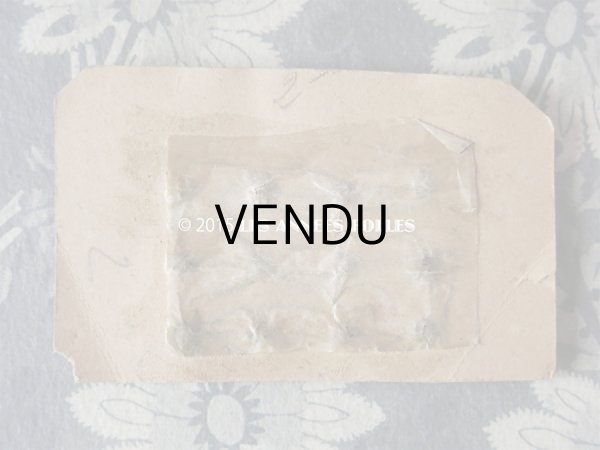 画像3: 19世紀 アンティーク シルク製 小さな くるみボタン  7mm  クリームイエロー&パールブルー 12ピース (3)