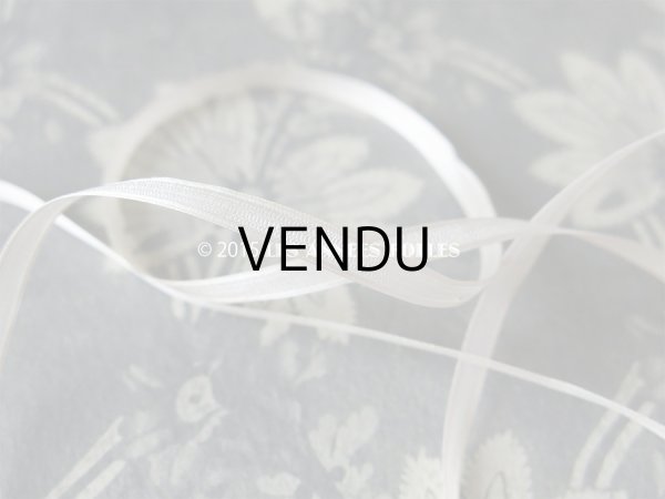 画像5: 1900年代 アンティーク ボンマルシェ シルク製 サテンリボン オフホワイト ピンストライプ 極細 ダブルフェイス  5mm幅  5.9m COMPTOIR DES RUBANS BLANC - AU BON MARCHE - (5)