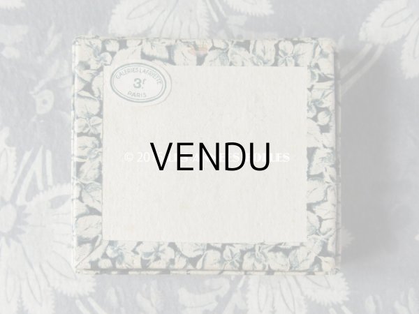 画像4: アンティーク リボン＆花＆クロバー型 エパングル入り 硝子の蓋の紙箱  (4)