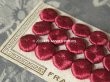 画像2: 19世紀 アンティーク シルク製 くるみボタン 12mm  ラズベリー色 2色使い 18ピース (2)