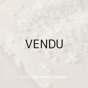 画像: アンティーク 極小 貼り付け用 ラインストーン カボション 乳白色  2mm ミルキーホワイト フランス製