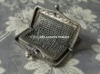 画像3: 1900年代 アンティーク シルバー製 ヤドリギ メタルメッシュのコインケース 仕切り付 (3)
