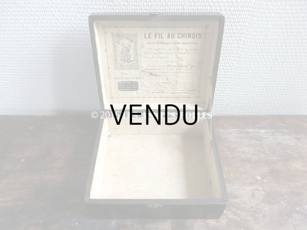 画像4: 19世紀末 アンティーク 糸巻きの木箱 FIL AU CHNOIS -フィル・オ・シノワ - PELOTES AU FIL D'OR (4)