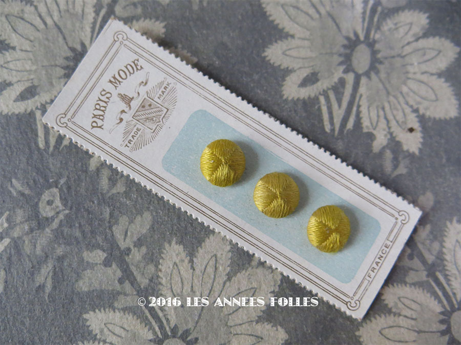 画像1: 1900年代 アンティーク シルクサテンのくるみボタン 緑黄色 12mm  3ピース  (1)