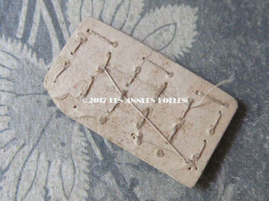 画像2: 1900年代 アンティーク マザーオブパール製 ドール用 極小 ボタン 7mm 16ピース シェルボタン  (2)