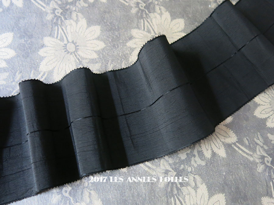 画像1: 19世紀末 アンティーク シルク製 ピコットリボン 黒のライン入り 0.65m  (1)