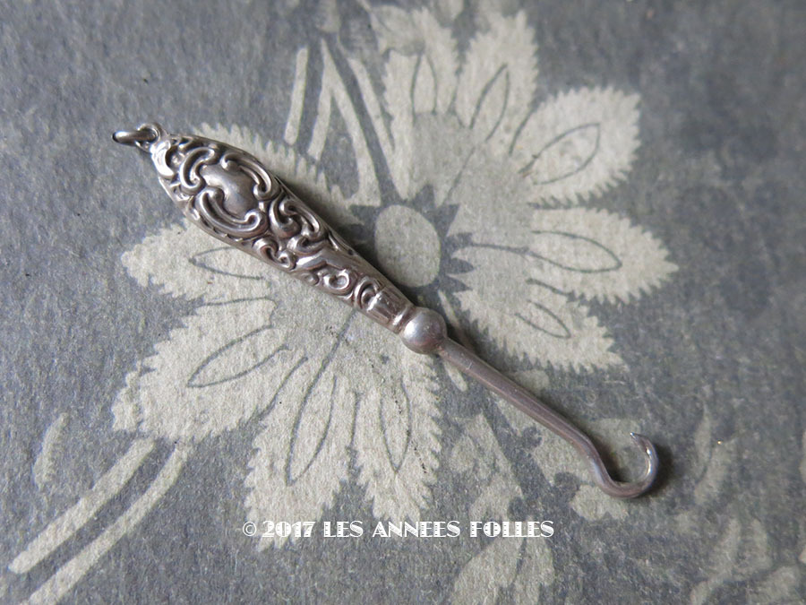 画像1: １9世紀 英国製 アンティーク  シルバー製 シャトレーヌ用 小さなかぎ針  (1)