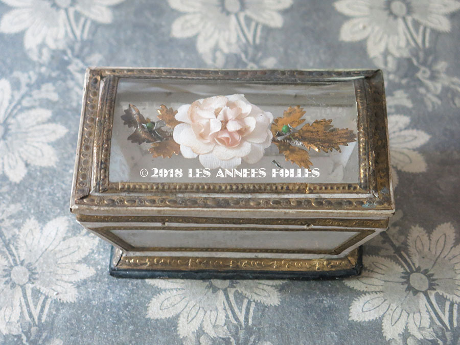 画像2: 1820年代 アンティーク ルイ18世時代 ガラスドームのお菓子箱  ボンボン & チョコレート  (2)