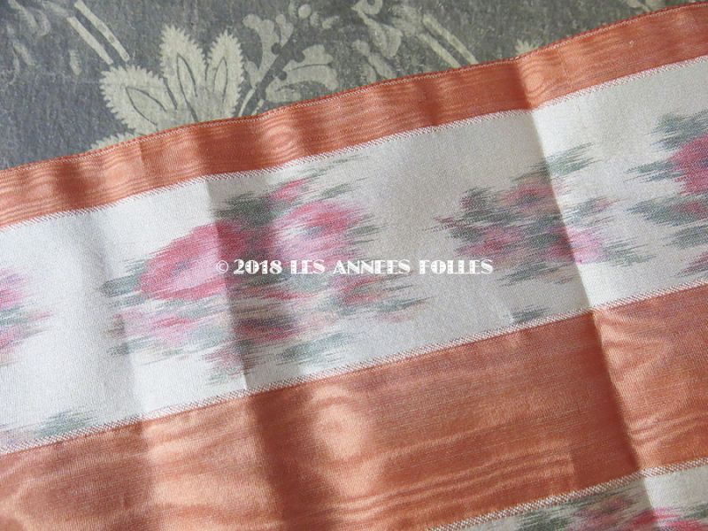 画像2: 19世紀 アンティーク ぼかし織 幅広リボン 花模様 ピンクオレンジ 1.3m (2)
