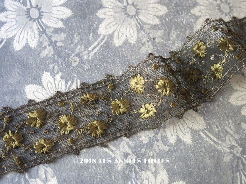 画像1: 1920年代 アンティーク 花刺繍入り メタルの装飾 カーキ アールデコ  (1)