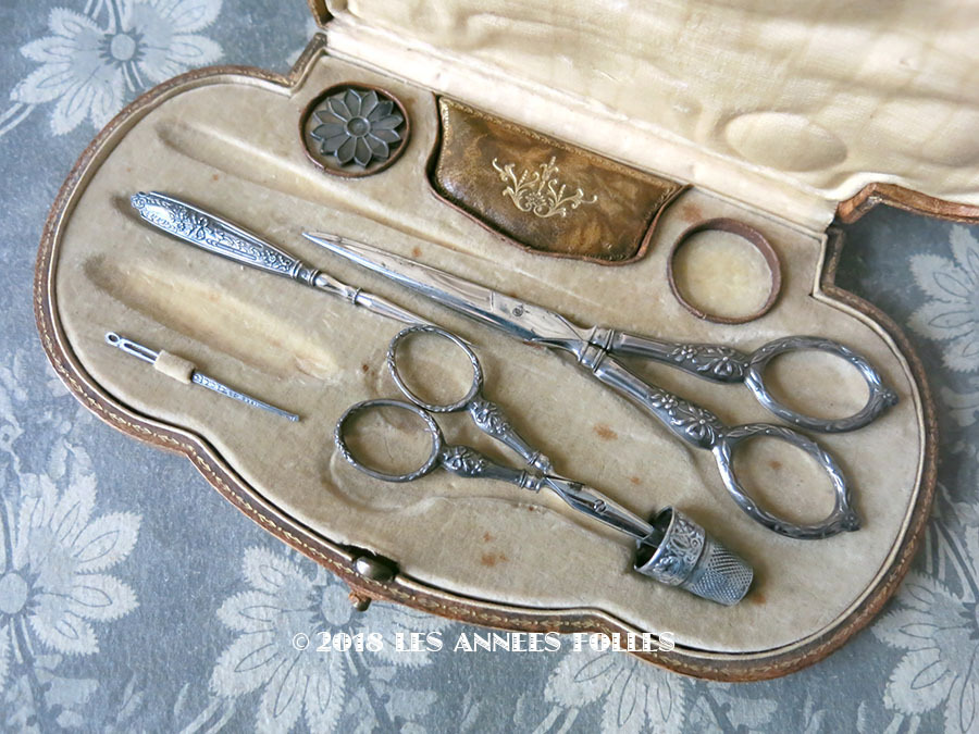 1900年代 アンティーク シルバー製 リボン柄のソーイングセット 裁縫