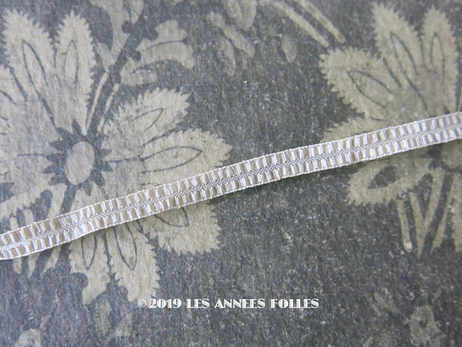 画像1: 19世紀末 アンティーク 極細 オフホワイトのトリム 1.1m 5mm幅  (1)