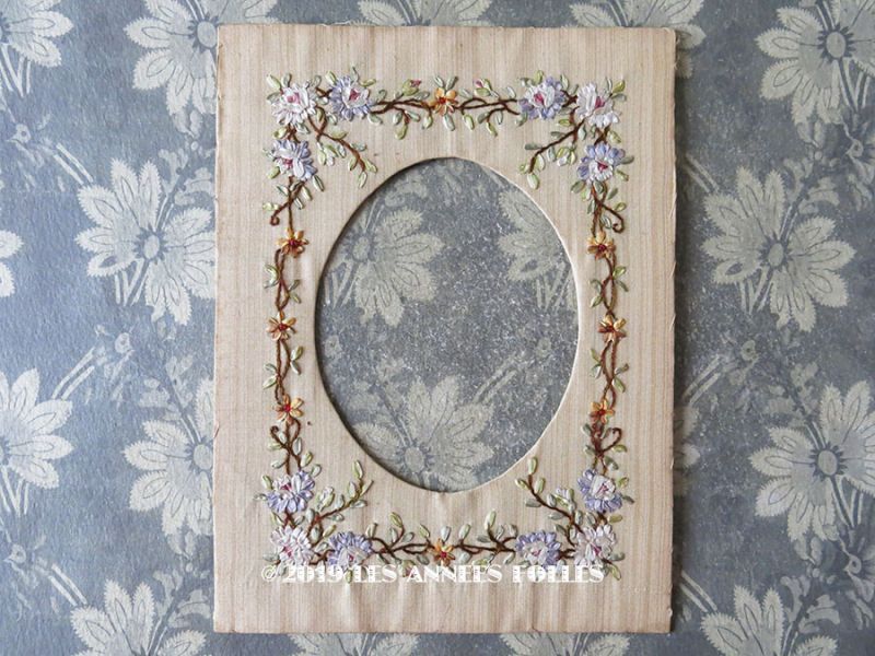 アンティーク リボン刺繍のフレーム 薄紫色の花 Les Annees Folles