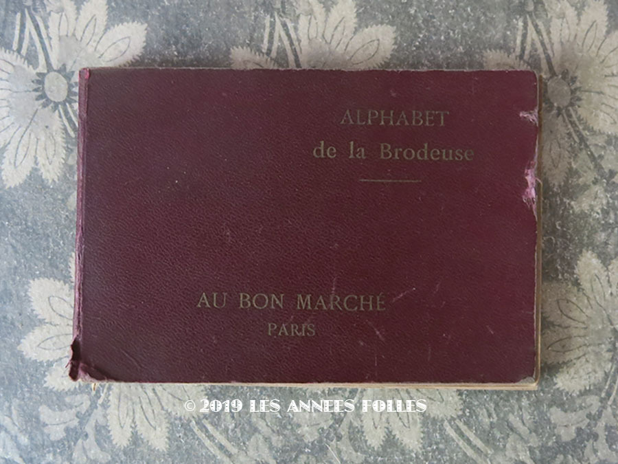 画像1: 19世紀末 アンティーク DMC 刺繍図案帳 ALPHABET DE LA BRODEUSE  ファーストエディション (1)