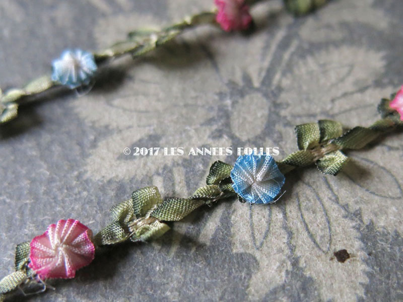 画像4: アンティーク  リボン刺繍 & ロココトリム用 シルク製 リボン 4mm幅 淡いピンク 4.8~7.2m (4)