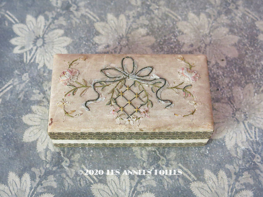 1900年代 アンティーク 薔薇&リボン リボン刺繍の小さな
