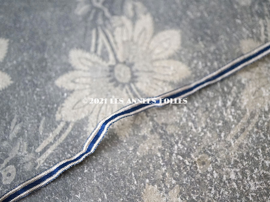 画像2: アンティーク シルク製 極細 リボン ホワイト＆ブルー 5mm幅  (2)