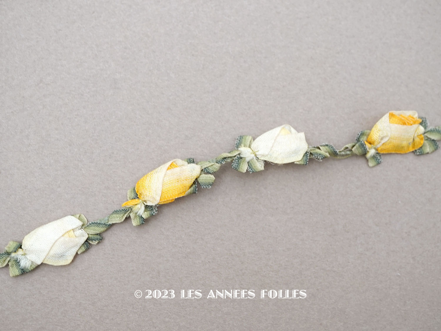 画像1: アンティーク 大きな薔薇のロココトリム ロココリボン レモン色　50cm (1)