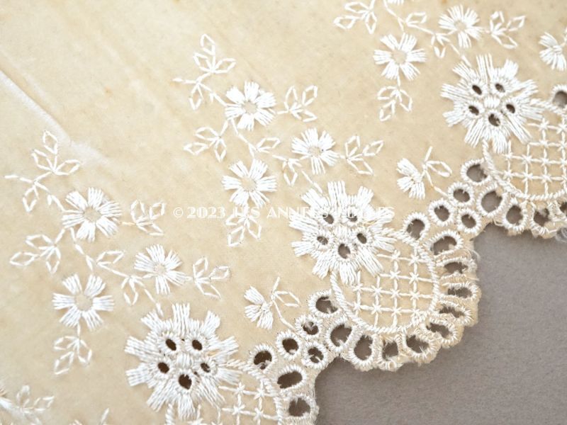 画像3: アンティーク シルク製 幅広 ベルベットのリボン 花刺繍＆透かし柄  アイボリー 　幅10.9cm (3)